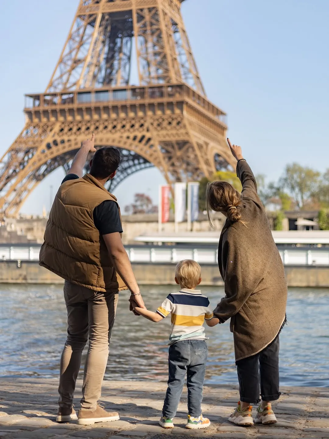 Family Photoshoot in Paris